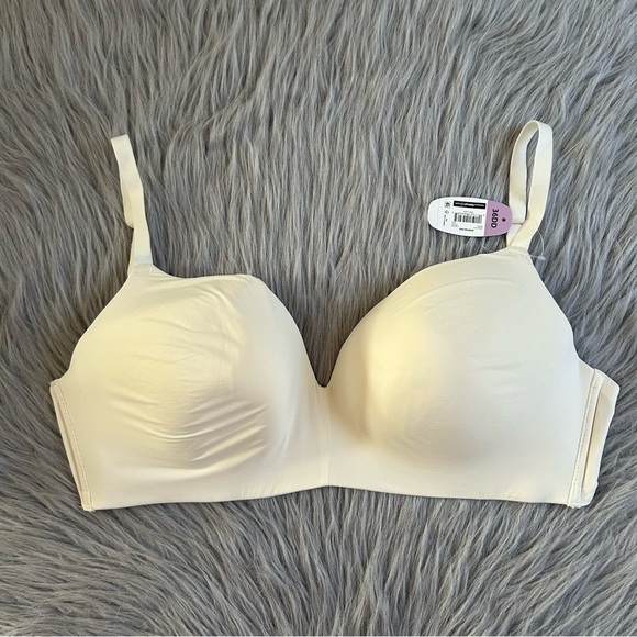 Secret Treasures Bra‎ Womens Size 36DD White Wireless Thin Padding Back Closure - Picture 1 of 7